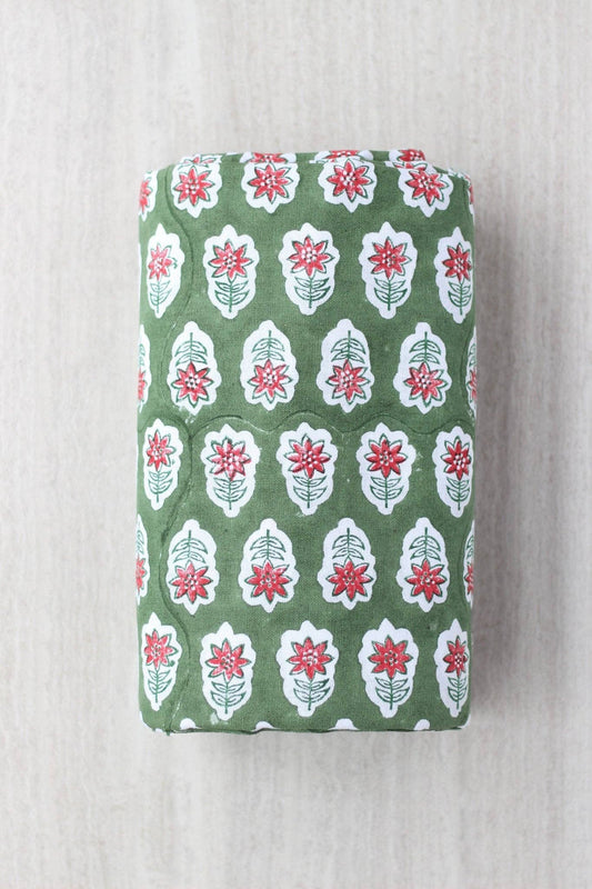 Table Throw - Christmas Lily - Sage & Red❤️💚