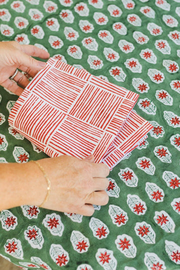 Table Throw - Christmas Lily - Sage & Red❤️💚